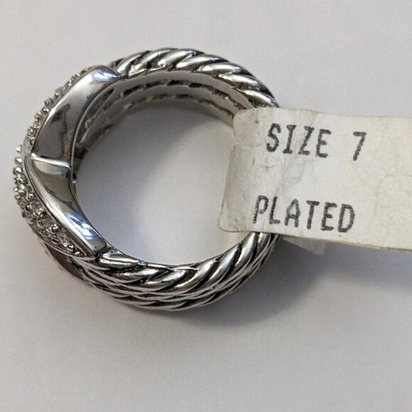 SILVERPLATE DESIGNER CRIS-CROSS CRYSTAL RING NWT - Picture 3 of 5
